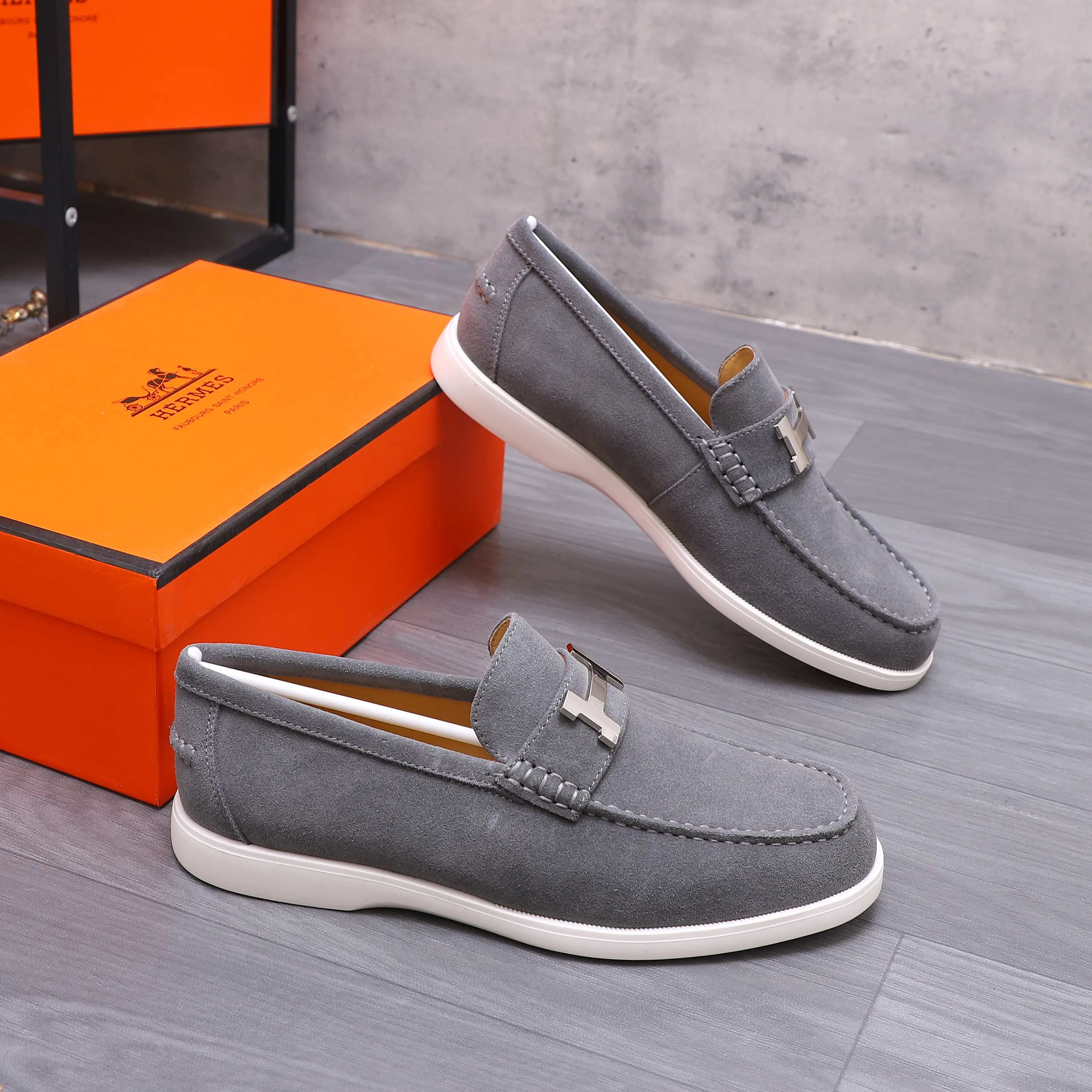 Men's shoes 💰p560 Product trademark: HERMES "Hermès" casual slip-on men's shoes. Regular size: 38-46 (45.46 is custom-made and non-refundable) Product materials: Selected frosted cowhide upper, cowhide lining, original foam rubber ultra-light sole